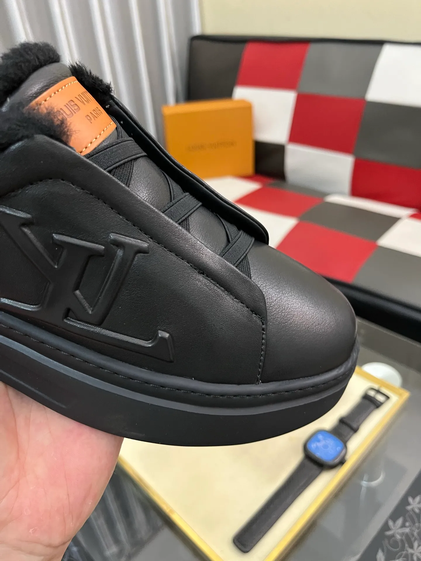 Men's shoes 💰480⌚️⌚️《Louis Vuitton/LV Louis Vuitton》casual shoes are a must-have for trendy men😍😍 Original brand imported from Italy, imported original leather, cow lining (refuse to discolor and grind feet) sole: original sole provided by the original factory, French lazy style design ⚠️fitting on the feet. Original quality super comfortable original sole. Code number: 38-442️⃣Colors available